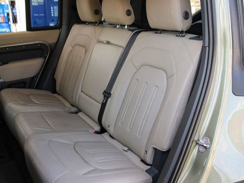 Used 2021 Land Rover Defender 110 SE image 19