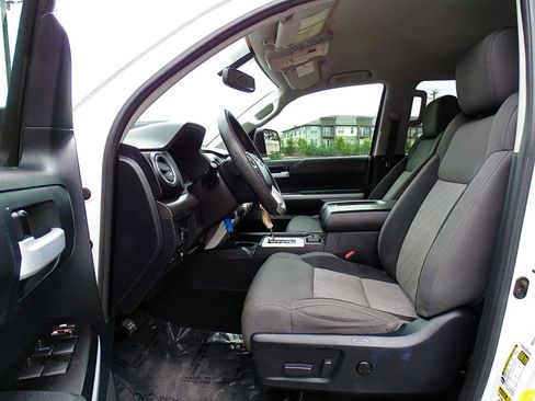 Used 2017 Toyota Tundra SR5 AWD/4WD image 17