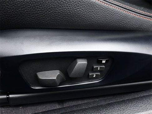 Used 2011 BMW 1 Series M image 9
