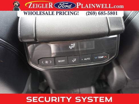 Used 2023 Toyota Highlander XLE image 14