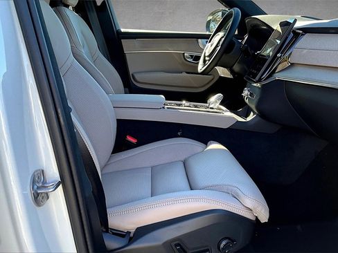 New 2026 Volvo XC90 B6 Ultra w/ Lounge Package image 11
