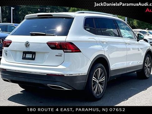 Used 2018 Volkswagen Tiguan SEL AWD/4WD image 2