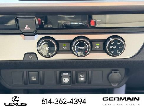Used 2018 Toyota Tacoma SR5 RWD image 17