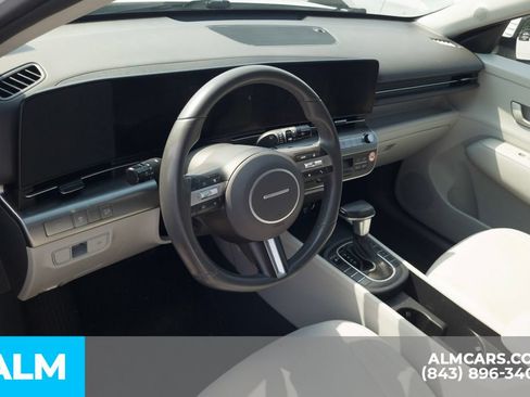 Used 2025 Hyundai Kona SEL FWD image 5