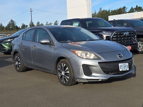 Used 2013 MAZDA MAZDA3 i SV w/ Convenience Pkg image 2