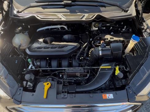 Used 2021 Ford EcoSport Titanium image 4