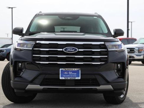 Certified 2025 Ford Explorer Active w/ Active Comfort Package AWD/4WD image 2