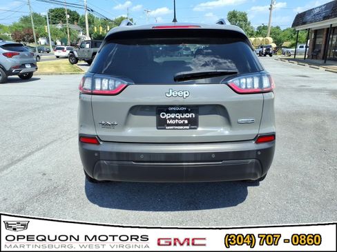 Used 2021 Jeep Cherokee Latitude Plus w/ Sun & Sound Group AWD/4WD image 5