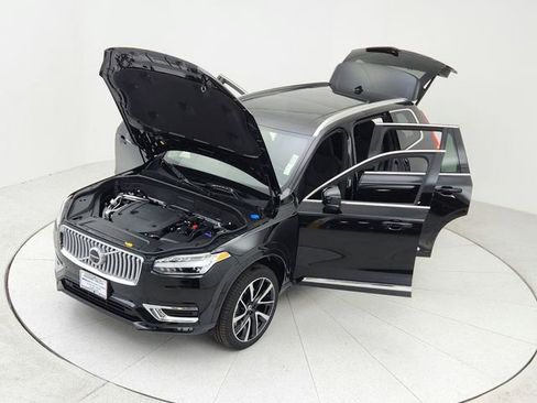 Certified 2025 Volvo XC90 B6 Plus w/ Protection Package image 15