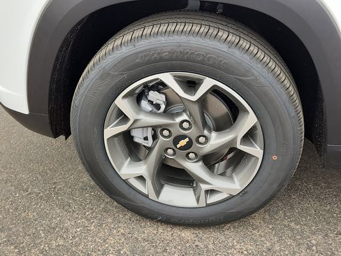 New 2026 Chevrolet Trax LT w/ Driver Confidence Package image 7