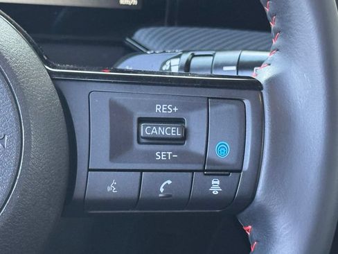 Certified 2025 Nissan Kicks SR FWD image 16