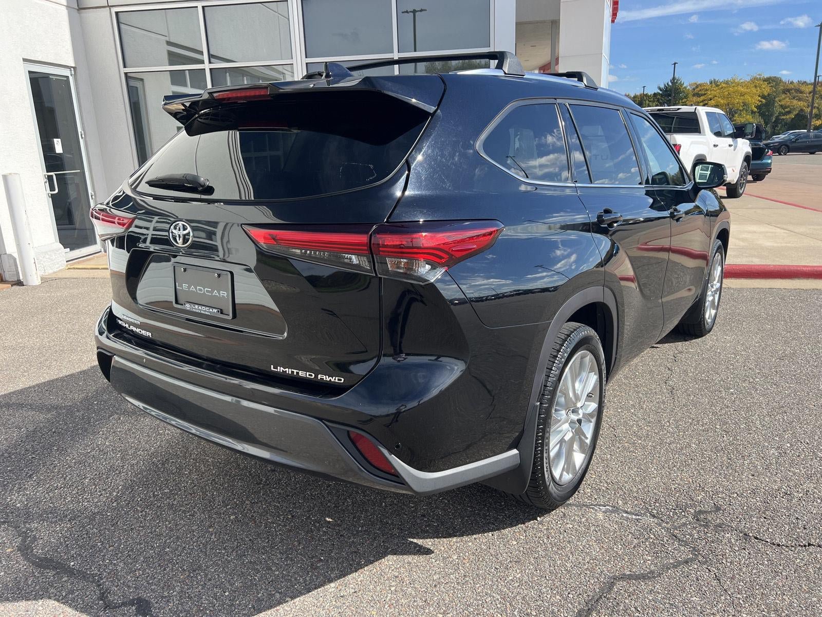 Used 2020 Toyota Highlander Limited AWD/4WD image 11