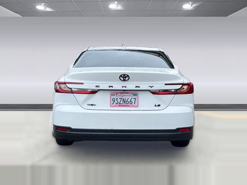 Used 2025 Toyota Camry LE w/ Convenience Package FWD image 5