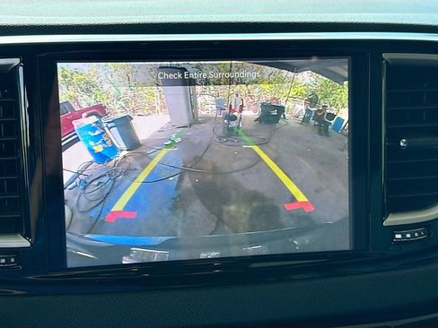 Used 2025 Chrysler Pacifica Select FWD image 15