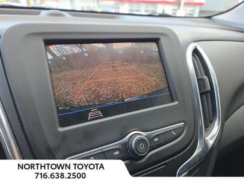 Used 2021 Chevrolet Equinox LT image 23