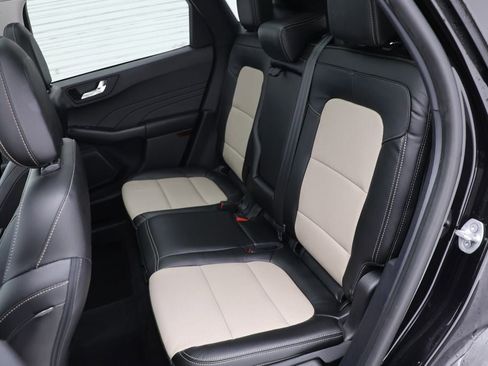 Used 2022 Ford Escape Titanium w/ Titanium Elite Package image 11