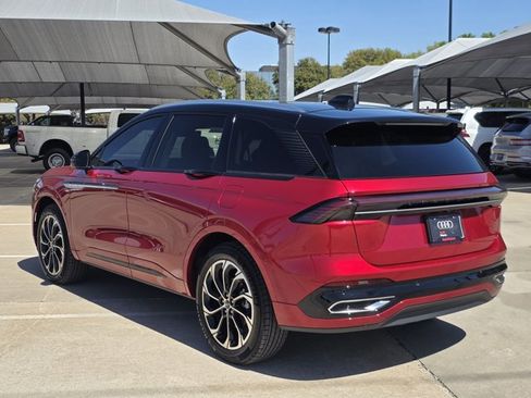 Used 2025 Lincoln Nautilus Reserve image 7