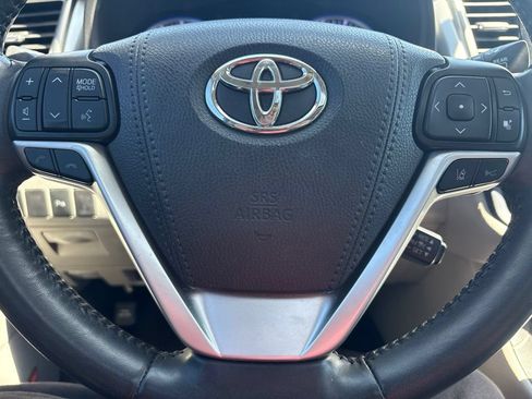 Used 2018 Toyota Highlander Limited AWD/4WD image 15