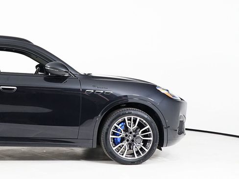 Used 2023 Maserati Grecale Modena AWD/4WD image 15