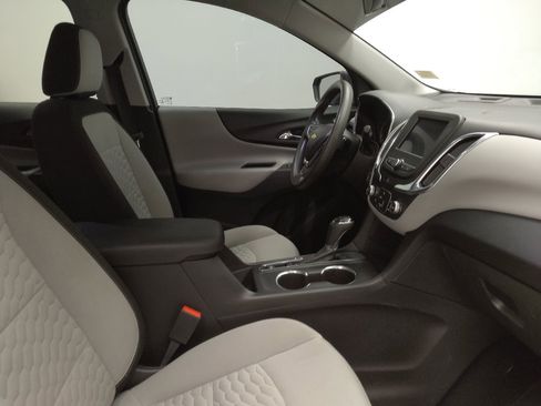 Used 2020 Chevrolet Equinox LS w/ LS Convenience Package image 21