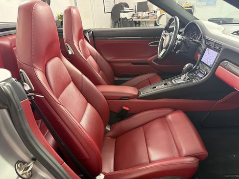 Certified 2019 Porsche 911 Carrera S RWD image 23
