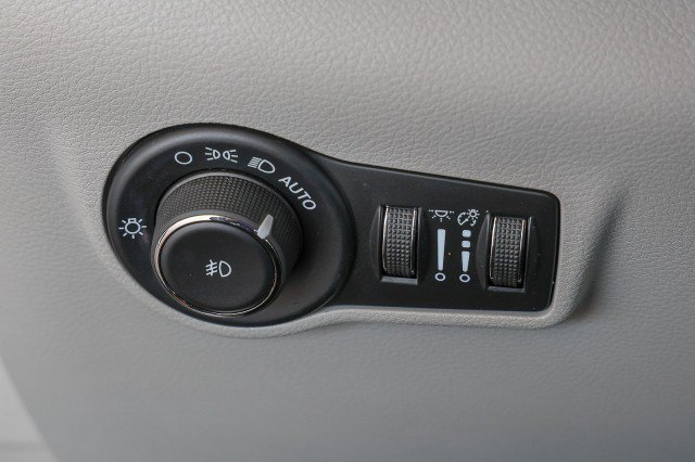 Used 2024 Jeep Compass Latitude AWD/4WD image 26