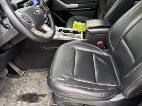 Used 2023 Ford Explorer XLT w/ Equipment Group 202A image 14