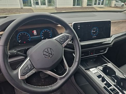 Used 2026 Volkswagen Atlas SE AWD/4WD image 5