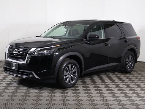 Used 2024 Nissan Pathfinder S image 5