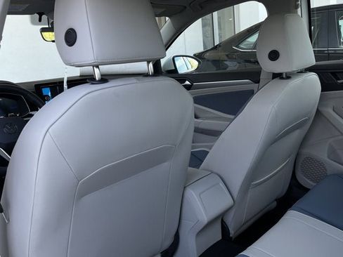 New 2025 Volkswagen Jetta SE image 24