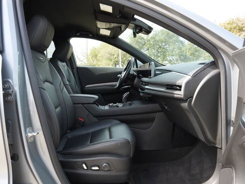 Certified 2025 Cadillac XT4 Premium Luxury FWD image 25