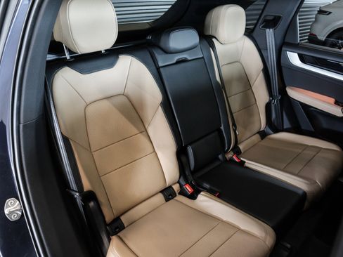 Certified 2025 Porsche Cayenne image 6