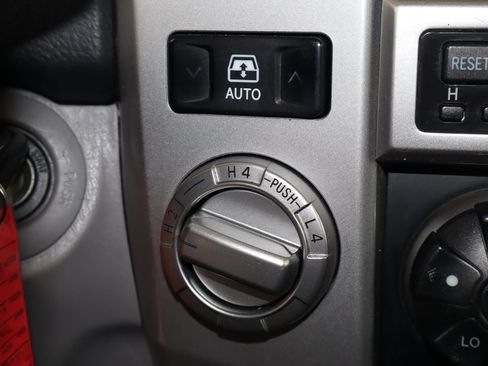 Used 2004 Toyota 4Runner Sport AWD/4WD image 28