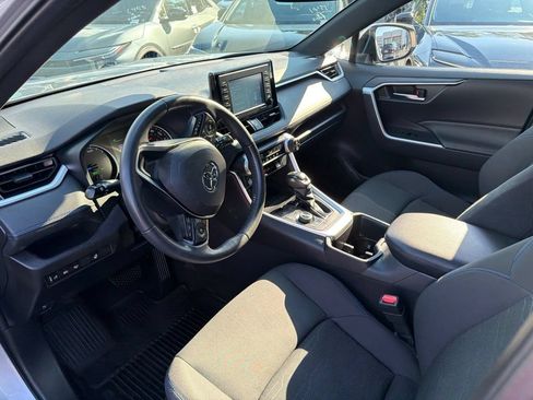 Used 2022 Toyota RAV4 SE w/ SE Grade Weather Package AWD/4WD image 19
