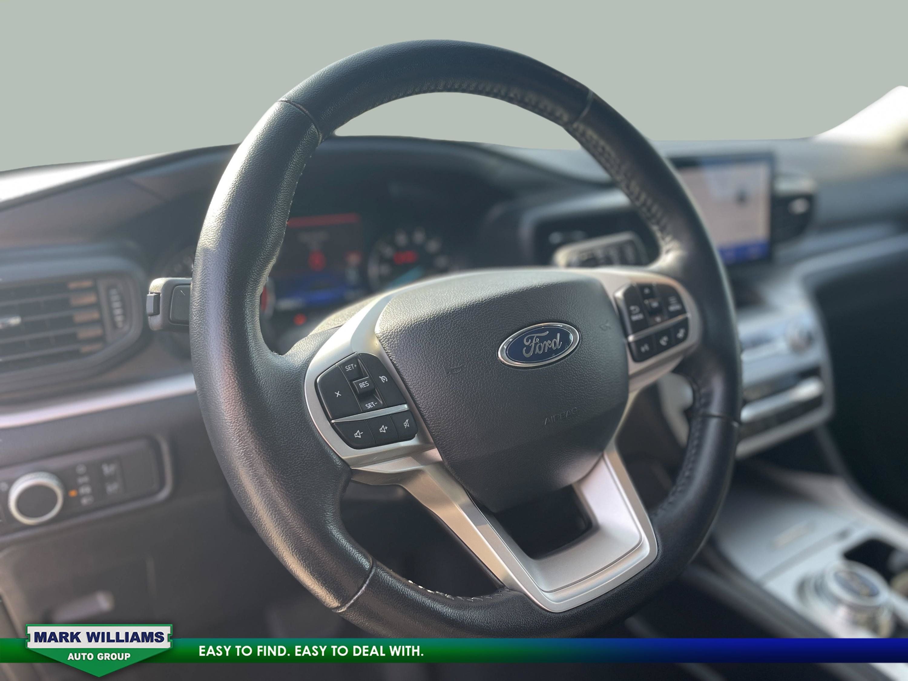 Used 2022 Ford Explorer XLT AWD/4WD image 16