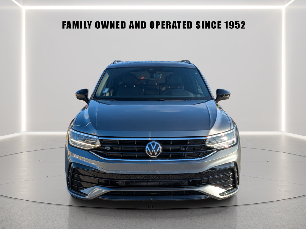 Certified 2023 Volkswagen Tiguan SE R-Line FWD image 6