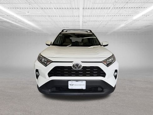 Used 2019 Toyota RAV4 XLE Premium FWD image 8