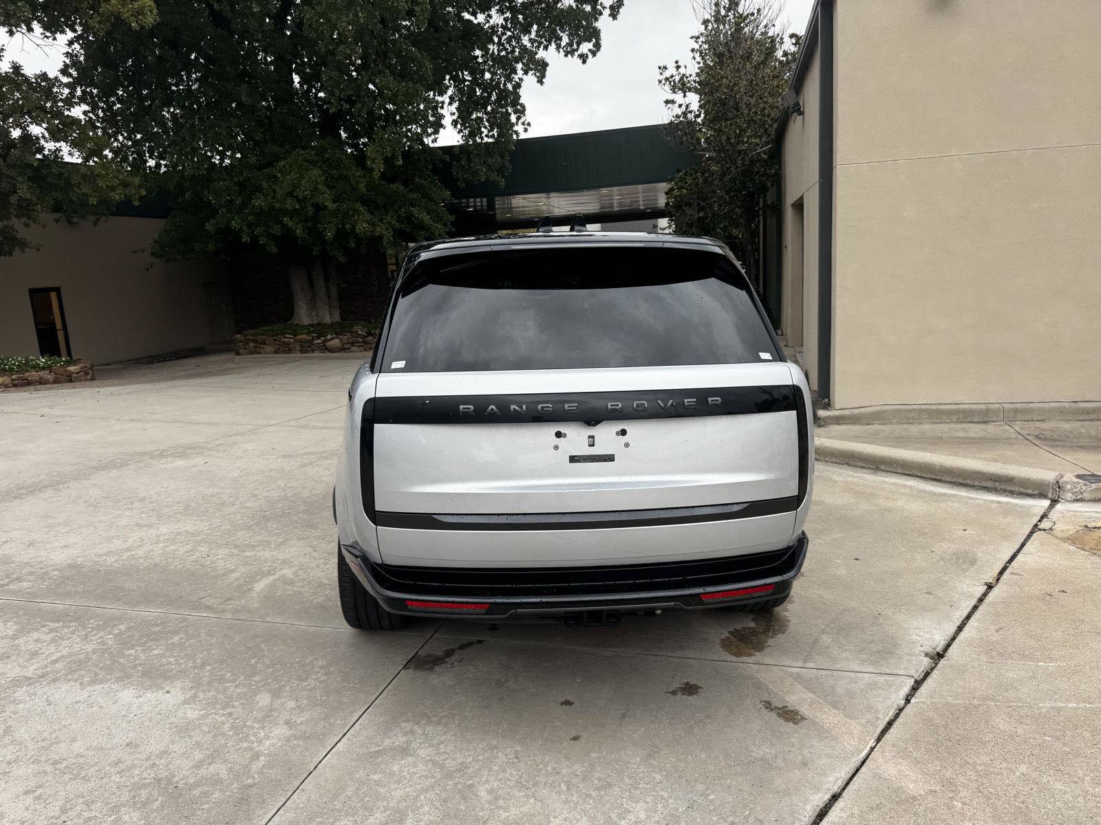 Certified 2025 Land Rover Range Rover Long Wheelbase SE AWD/4WD image 8