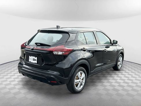 Used 2023 Nissan Kicks S image 6