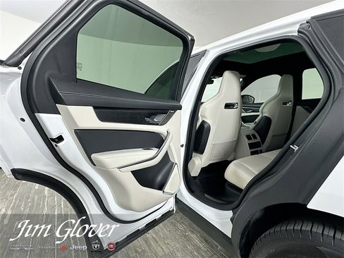 Used 2024 Jaguar F-PACE R-Dynamic S image 13