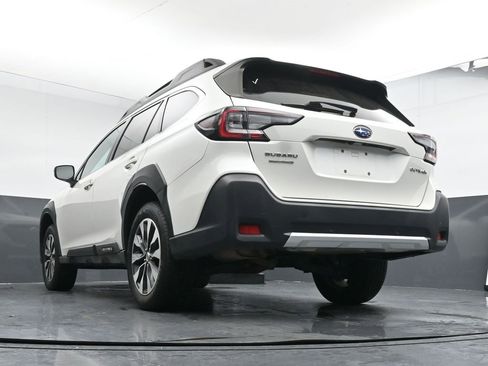 Used 2023 Subaru Outback Limited image 21