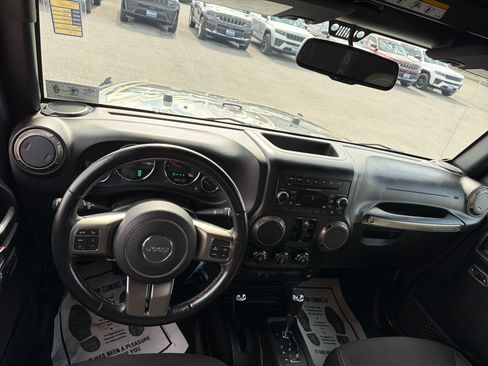 Used 2018 Jeep Wrangler Unlimited Sport AWD/4WD image 16