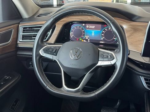 Used 2025 Volkswagen Atlas SE AWD/4WD image 27