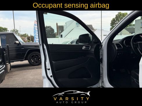 Used 2022 Jeep Grand Cherokee Laredo X AWD/4WD image 38