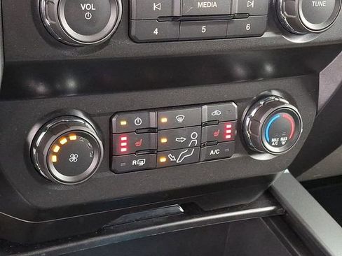 Used 2022 Ford F250 XLT w/ XLT Premium Package image 18