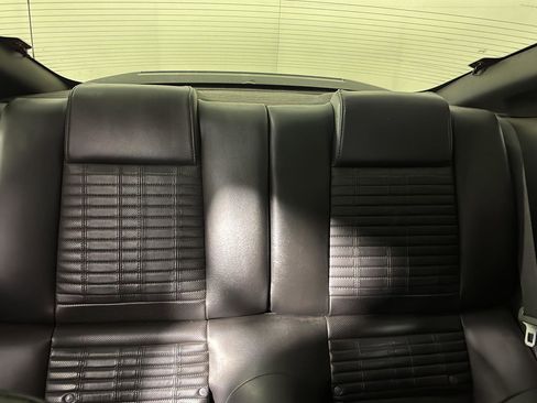 Used 2010 Ford Mustang Shelby GT500 RWD image 17