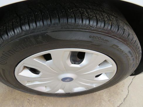 Used 2020 Ford Transit Connect XL image 26