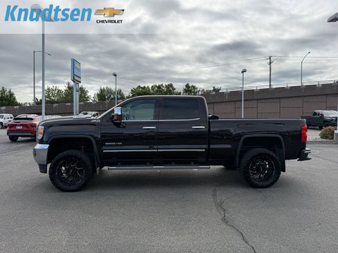 Used 2018 GMC Sierra 3500 SLT AWD/4WD image 4