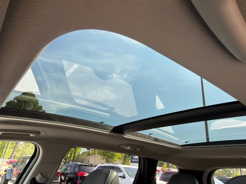 Certified 2023 Hyundai Santa Fe SEL w/ Premium Package image 34