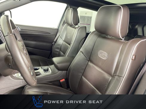 Used 2018 Jeep Grand Cherokee Overland AWD/4WD image 18